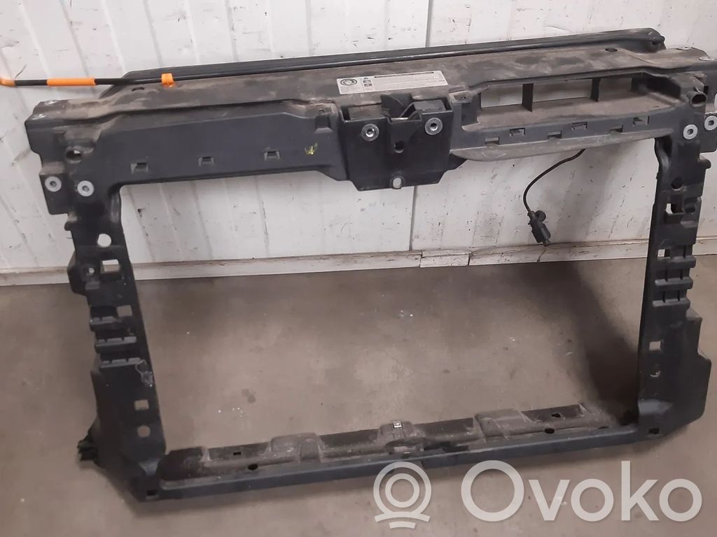 Volkswagen Jetta VI Pas przedni 