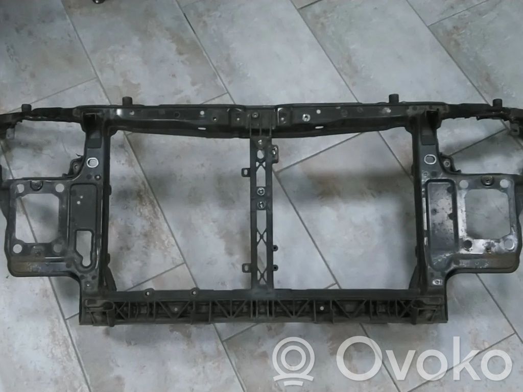 KIA Cerato Pas przedni 