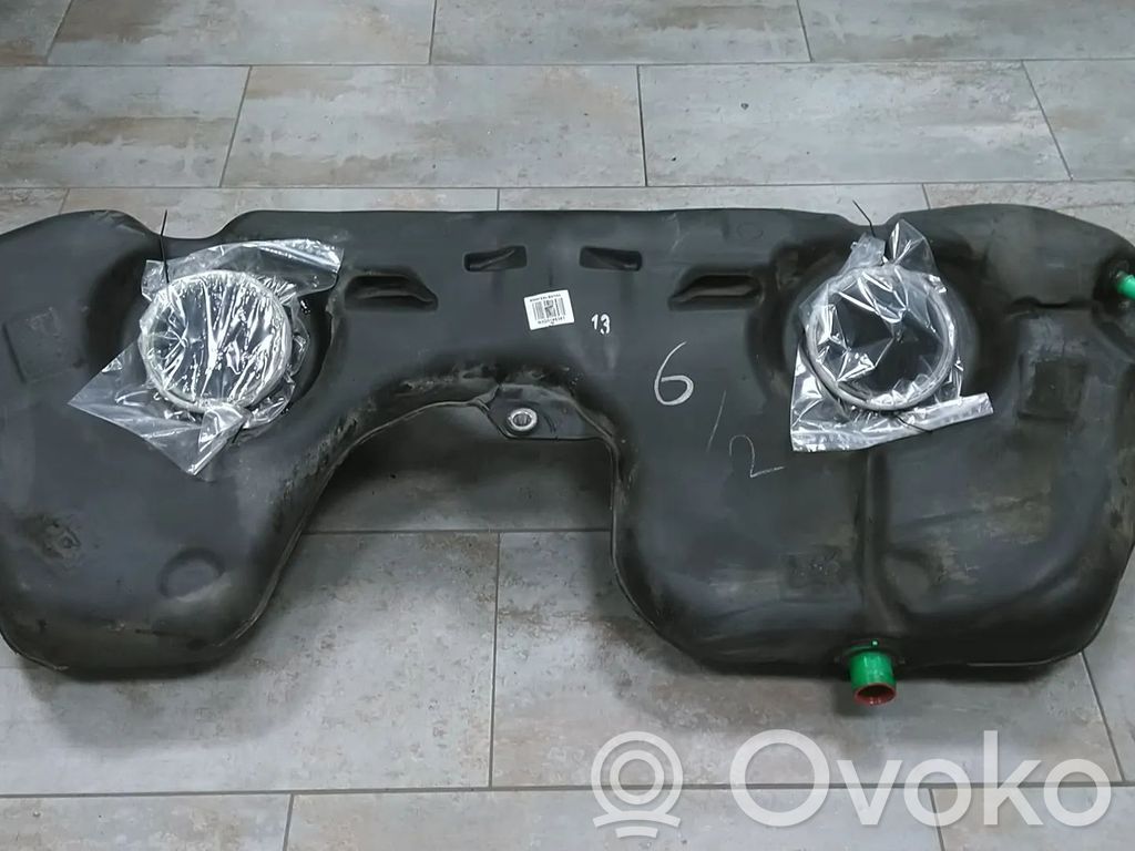 BMW 3 E90 E91 Fuel tank 