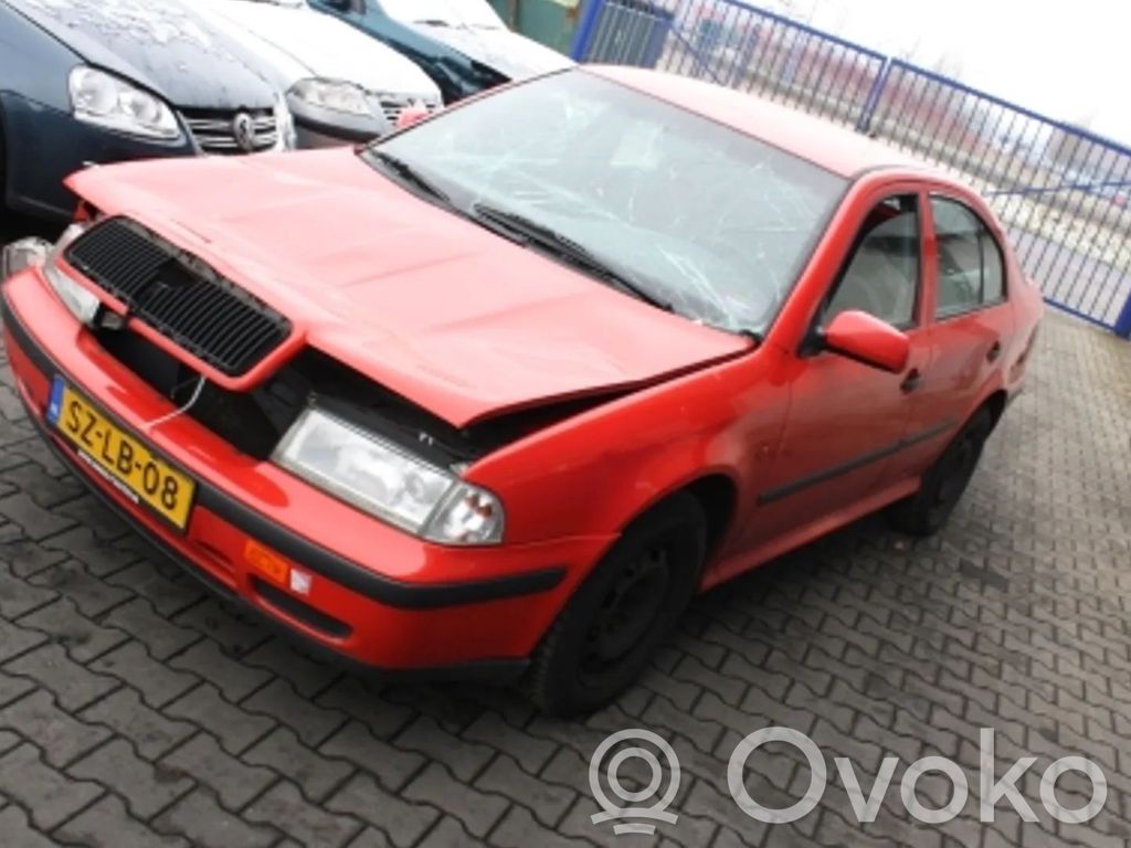 Skoda Octavia Mk1 (1U) Etupuskuri 