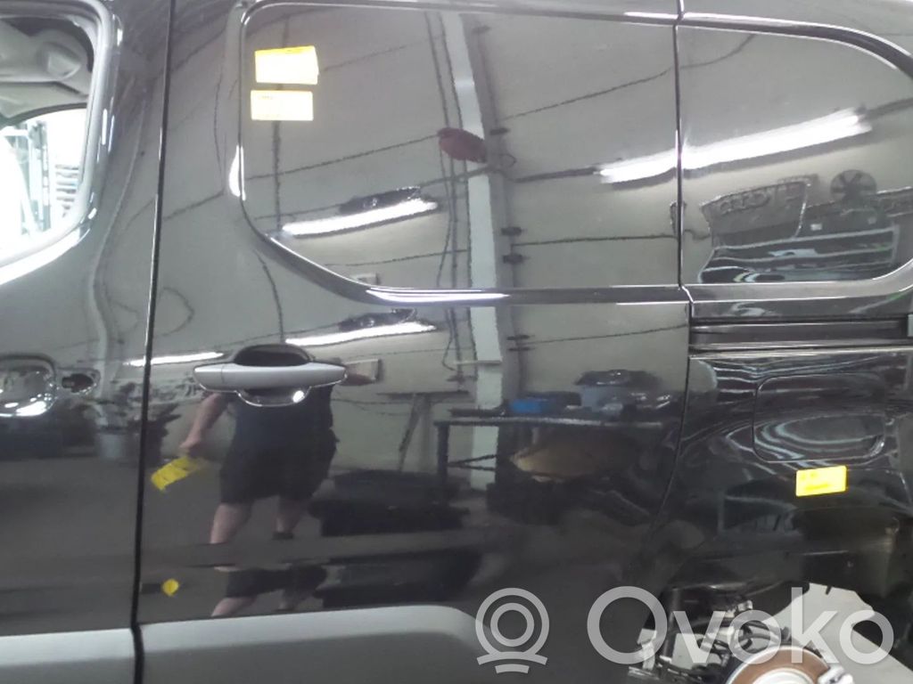 Opel Combo E Šoninės slankiojančios durys 