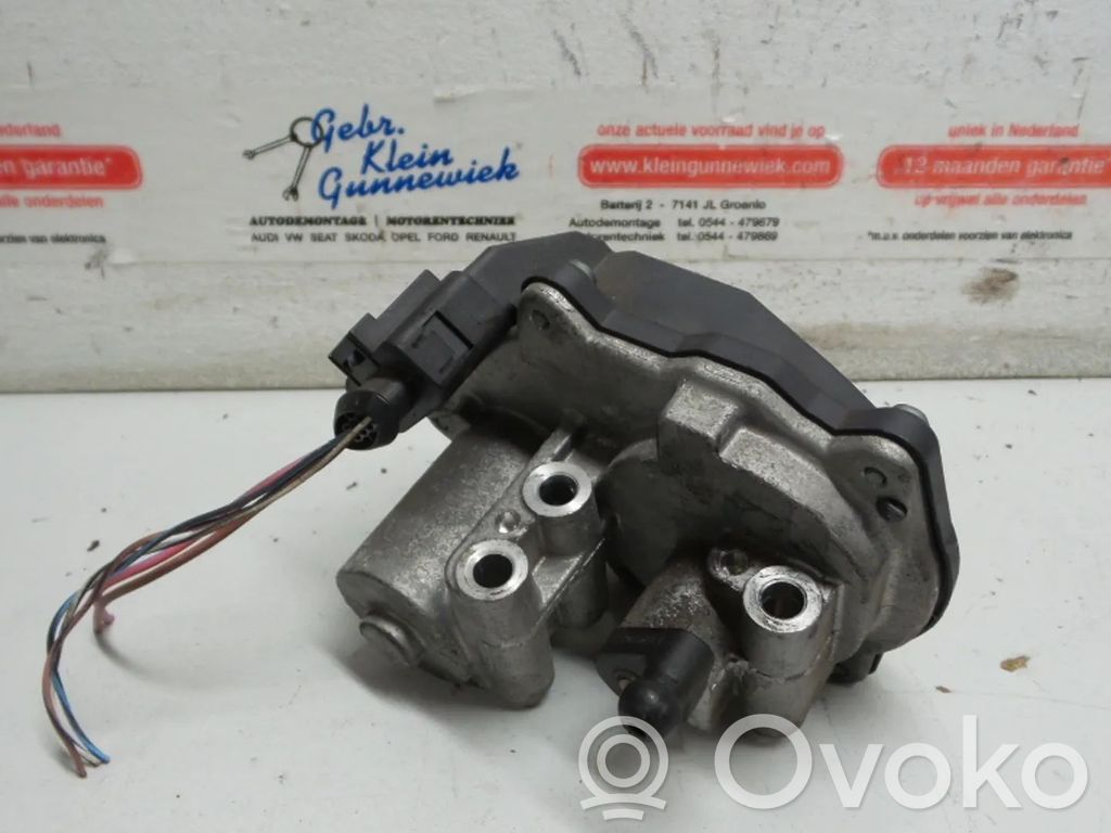 Audi A4 S4 B6 8E 8H Zawór kolektora ssącego 