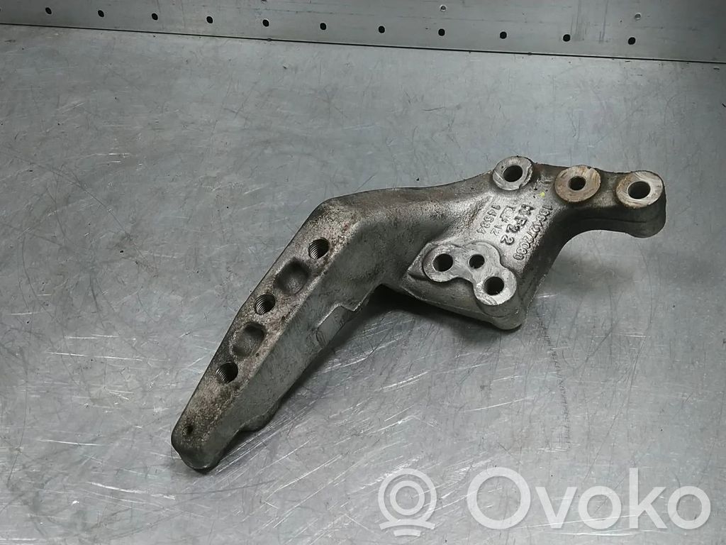 Opel Movano C Engine mount bracket 