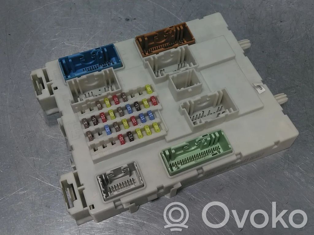 Ford C-MAX II Módulo de fusible 