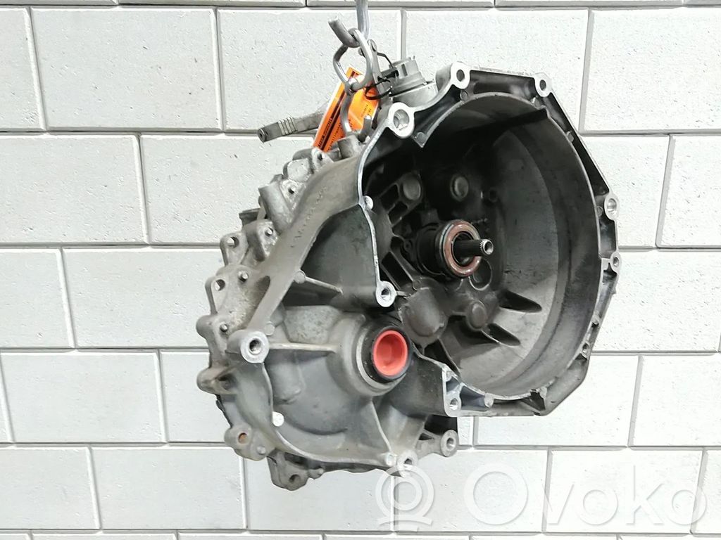 Opel Corsa E Manuaalinen 5-portainen vaihdelaatikko 