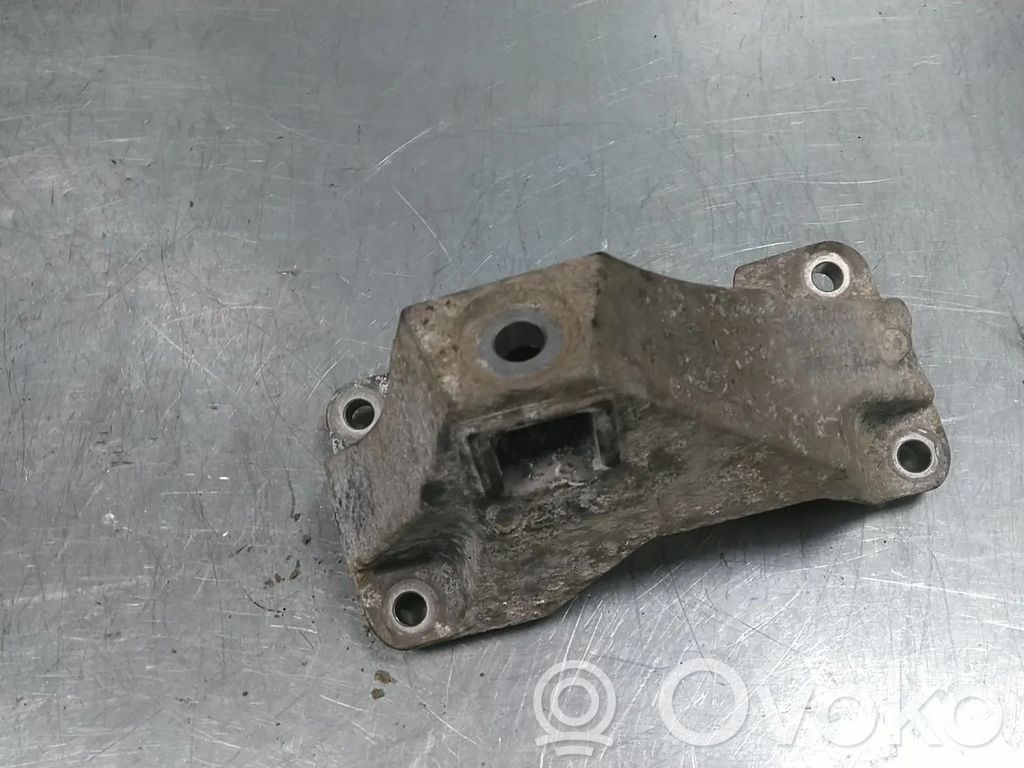 BMW 7 G11 G12 Engine mount bracket 