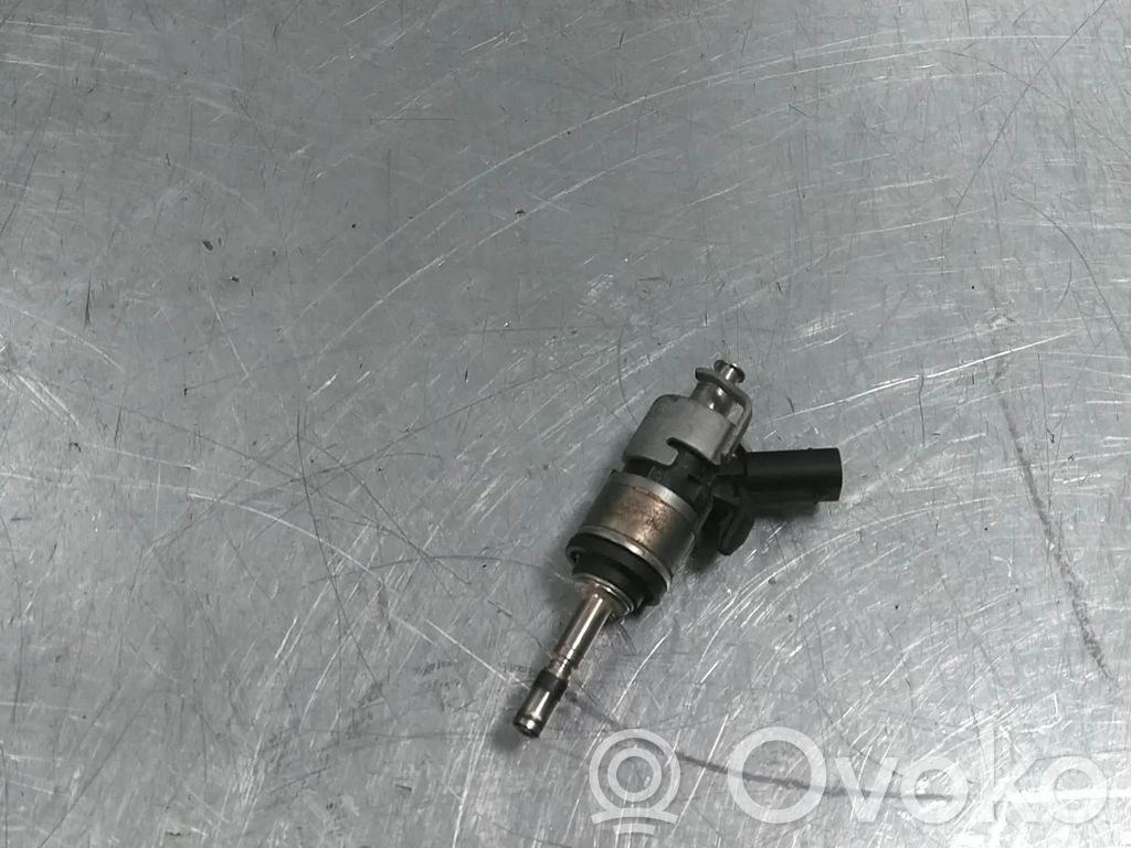 Volkswagen Golf VIII Fuel injector 