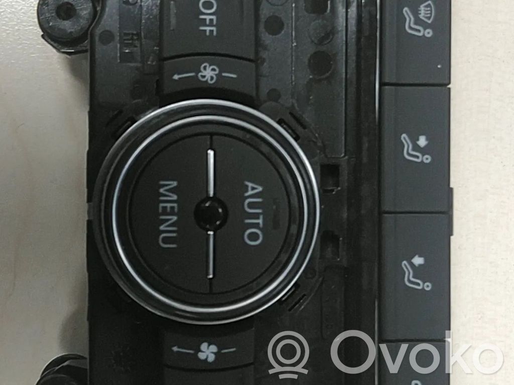Volkswagen T-Roc Climate control unit 