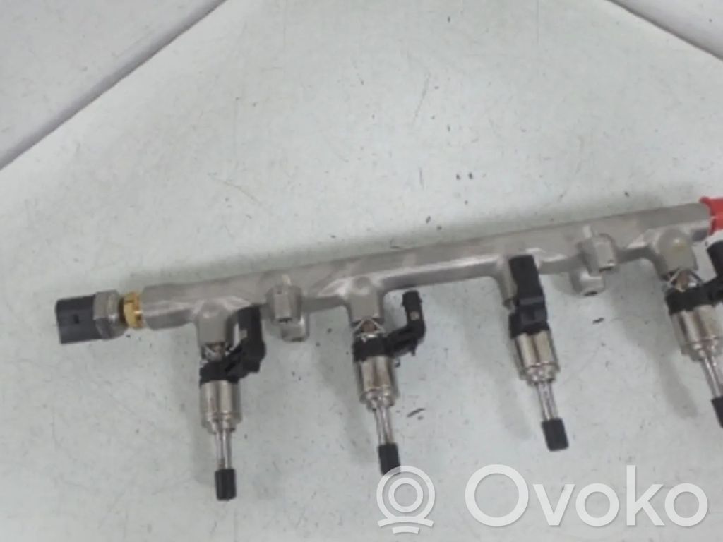 Volkswagen Golf VIII Inyector de combustible 