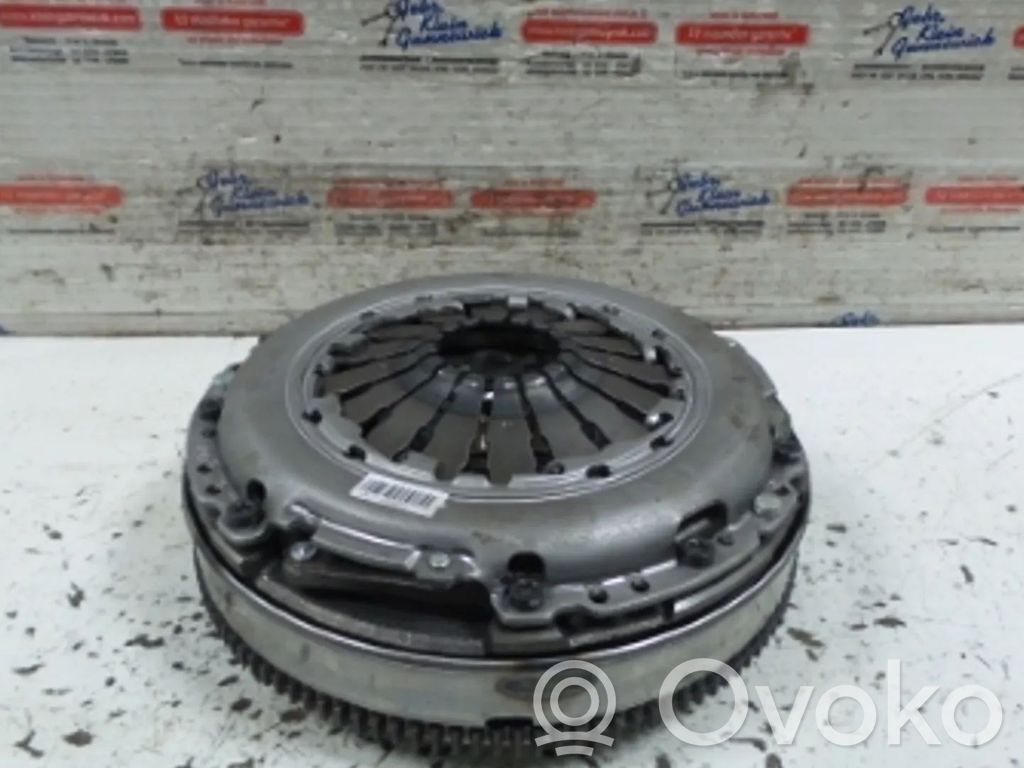 Opel Corsa D Volanta ambreiaj 