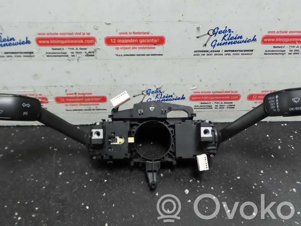 Volkswagen Golf VII Leva/interruttore dell’indicatore di direzione e tergicristallo 