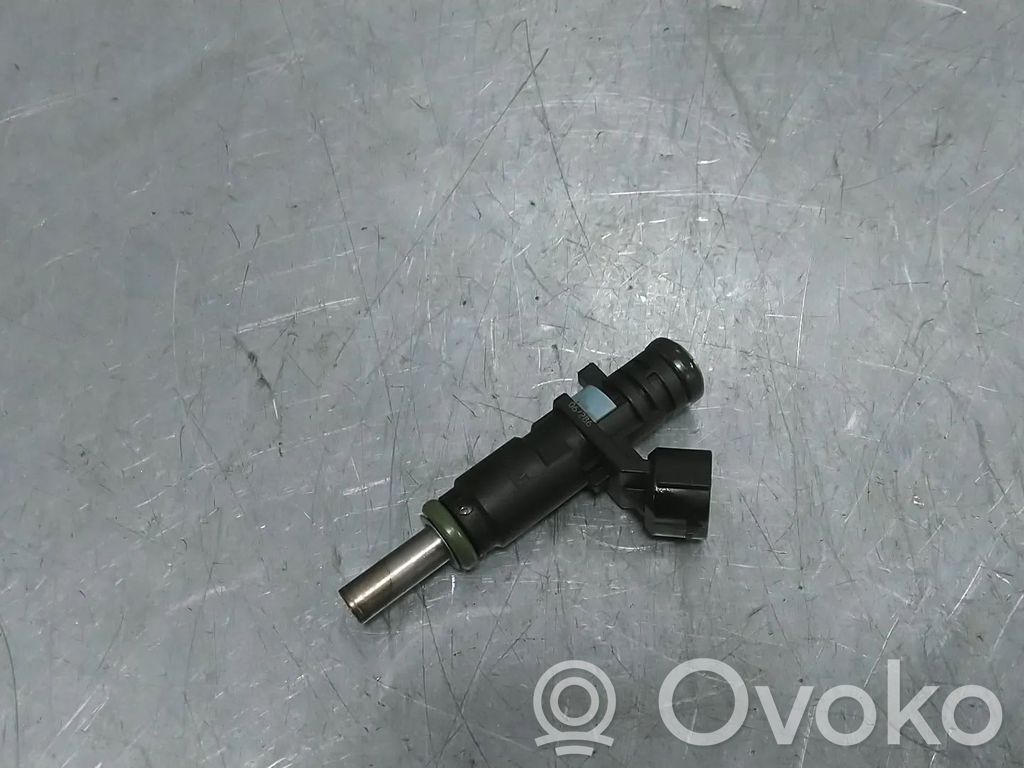 Volkswagen Golf V Injector combustibil 