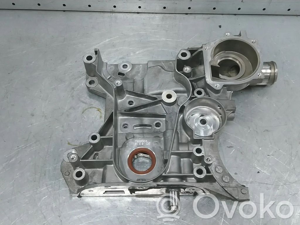 Opel Astra J Cubierta de la cadena de distribución 