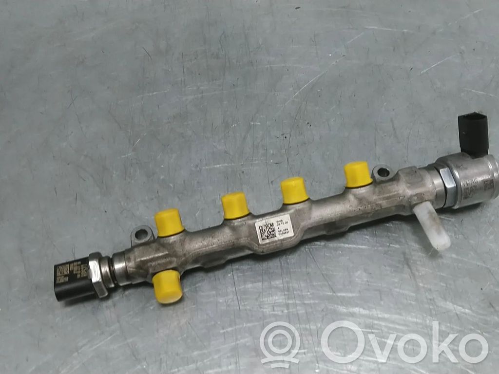 Volkswagen Golf VIII Rampă alimentare injectoare 