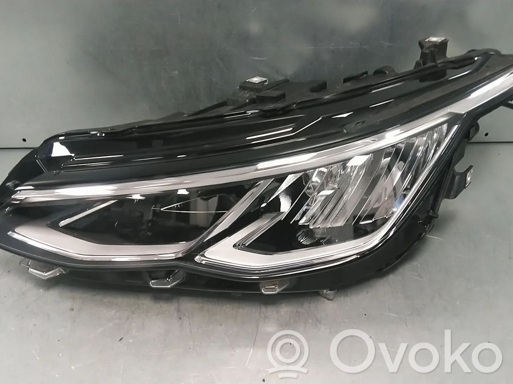 Volkswagen Golf VIII Lampa przednia 