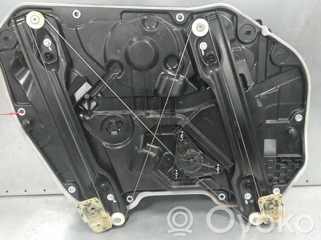 BMW 1 F40 Meccanismo di sollevamento del finestrino anteriore senza motorino 