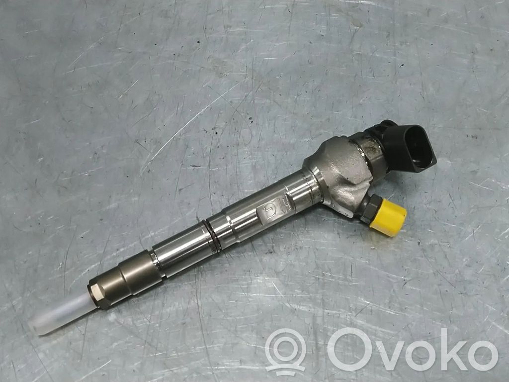 Volkswagen Golf VIII Fuel injector 