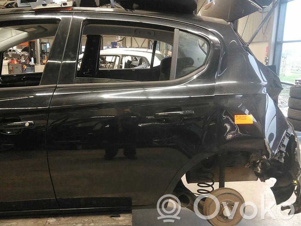 Opel Corsa E Aizmugurējās durvis 