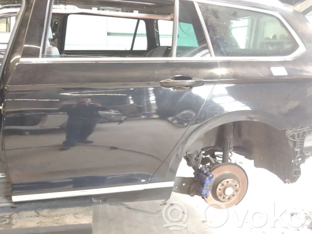 Volkswagen PASSAT B8 Puerta trasera 
