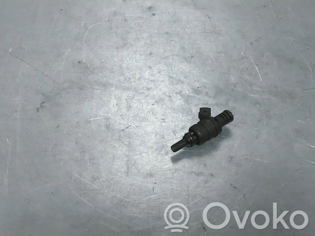 Volkswagen Golf IV Fuel injector 