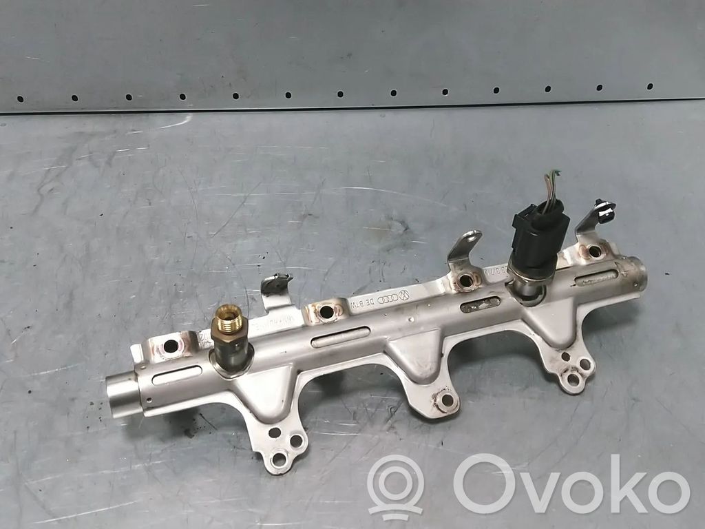 Audi A4 S4 B8 8K Linea principale tubo carburante 