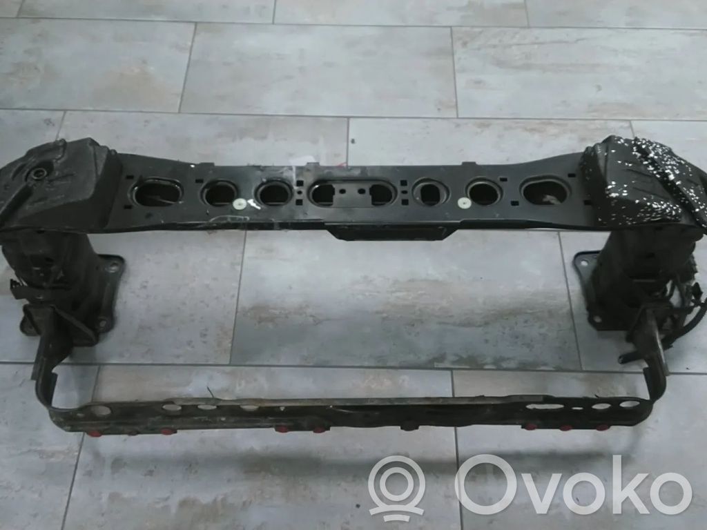 Ford Focus Priekšpusē bampera sija / balka 