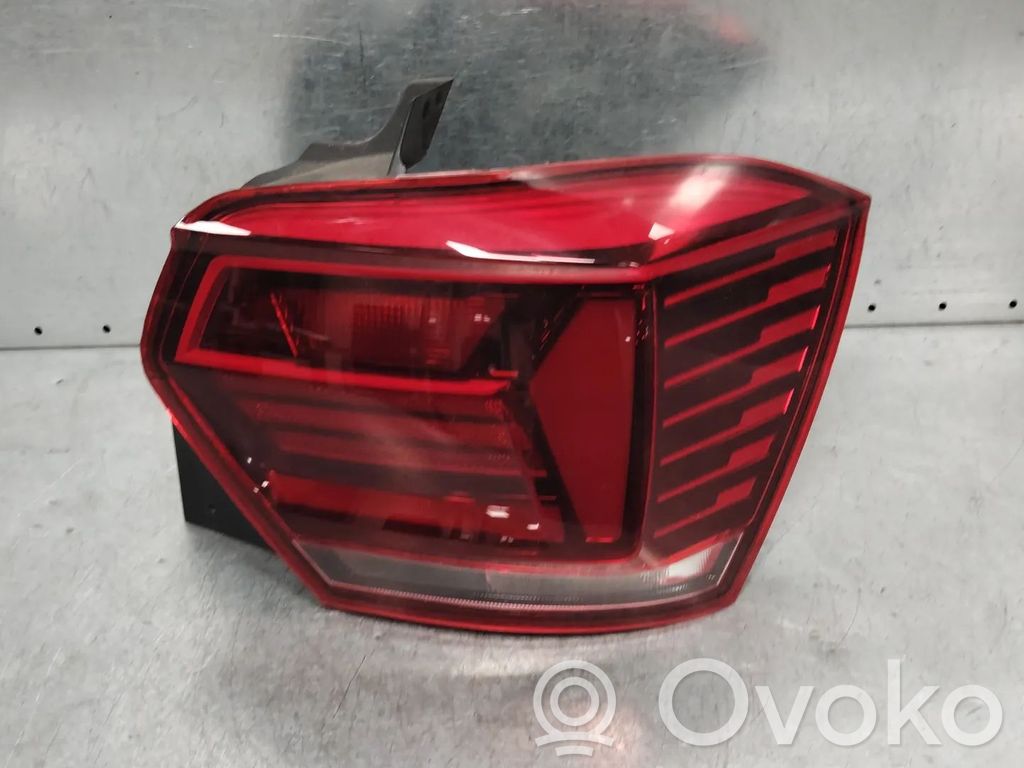Volkswagen Polo VI Luci posteriori 