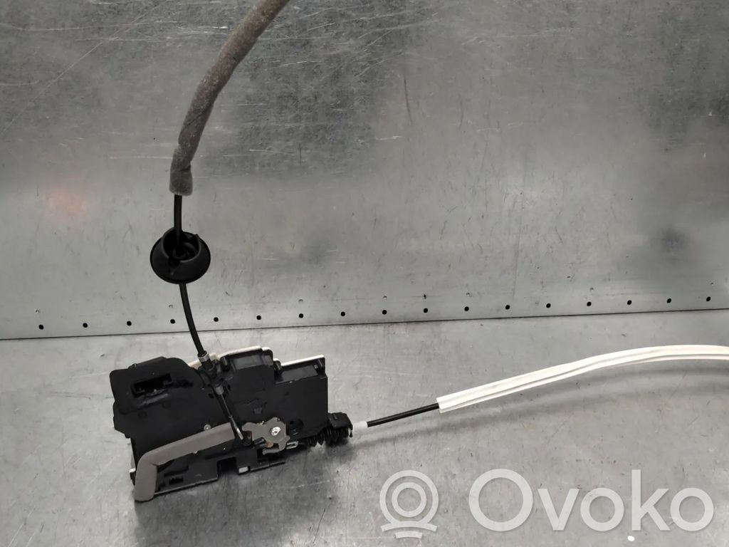 Audi e-tron Takaoven lukko 