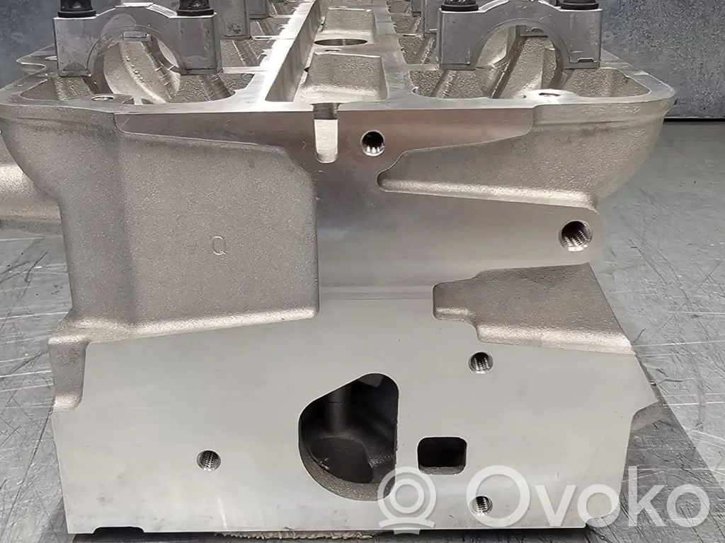 Opel Astra J Chiulasă motor 