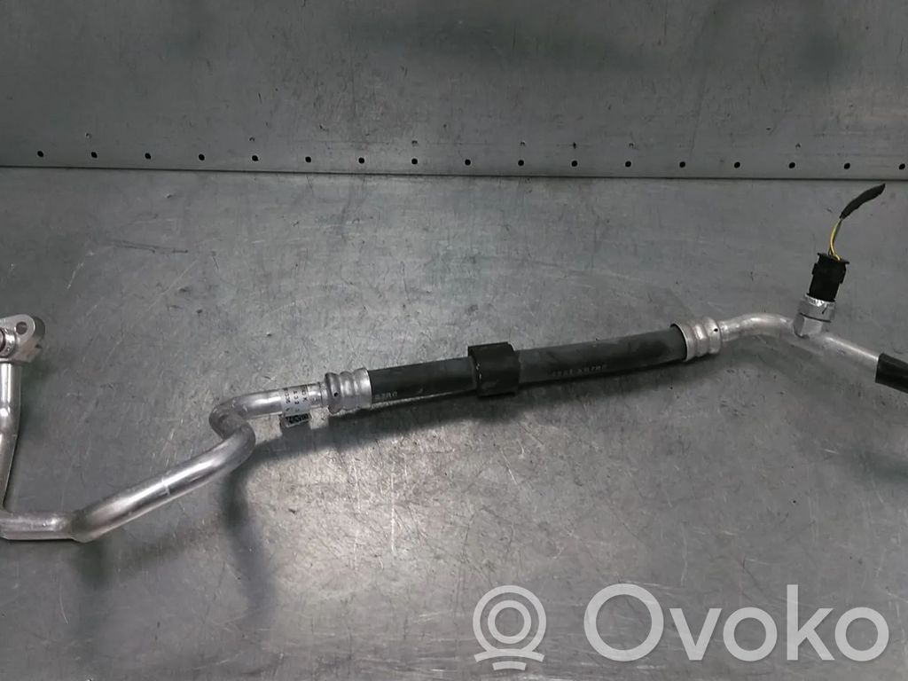 Audi e-tron Ilmastointilaitteen putki (A/C) 