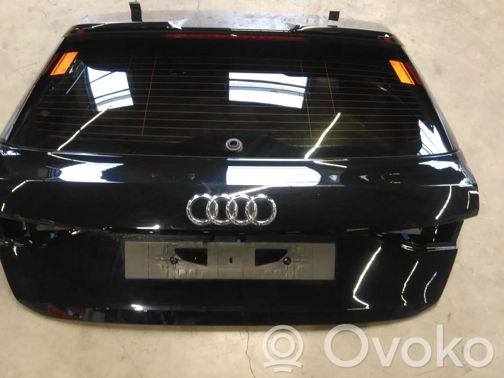 Audi A3 8Y Puerta del maletero/compartimento de carga 