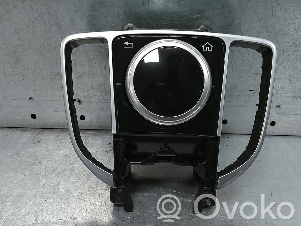 Mercedes-Benz C W205 Otros repuestos del interior 
