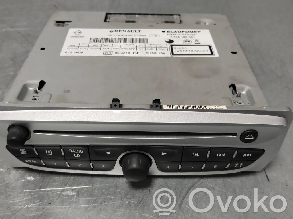 Renault Megane III Panel / Radioodtwarzacz CD/DVD/GPS 