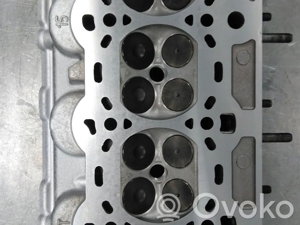 Opel Astra J Engine head 