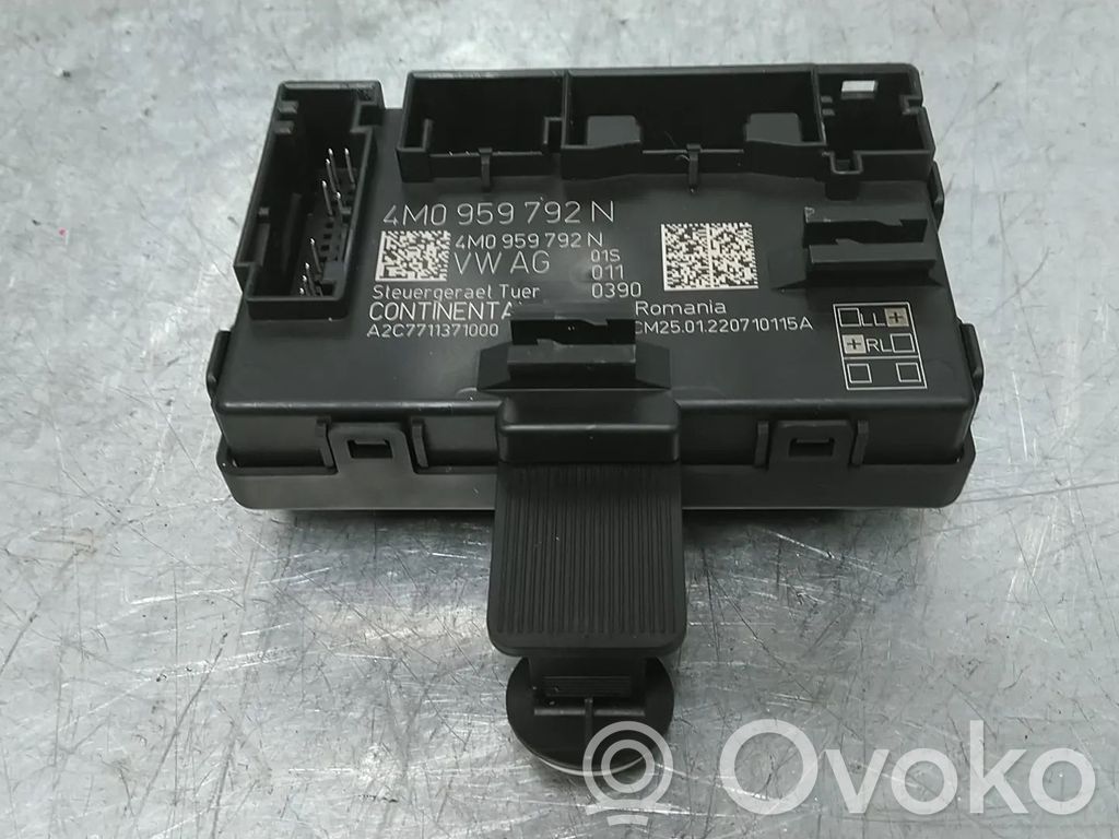 Oven ohjainlaite/moduuli   4M0959792N