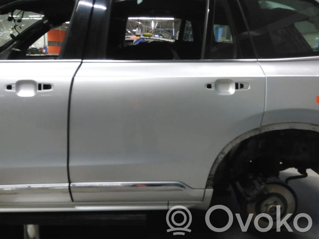 Volvo XC90 Galinės durys 