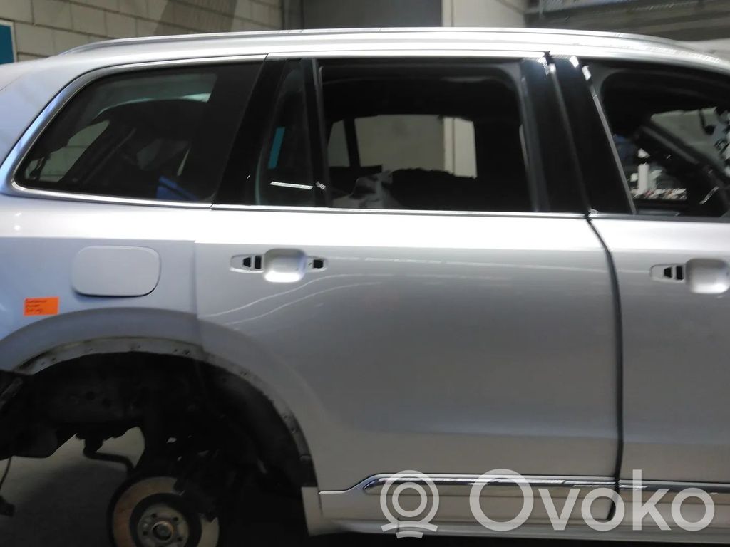 Volvo XC90 Galinės durys 
