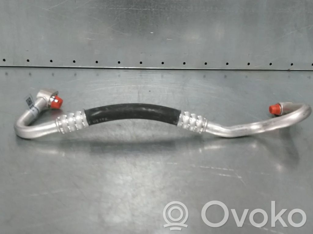 Ilmastointilaitteen putki (A/C)   4KE816732D