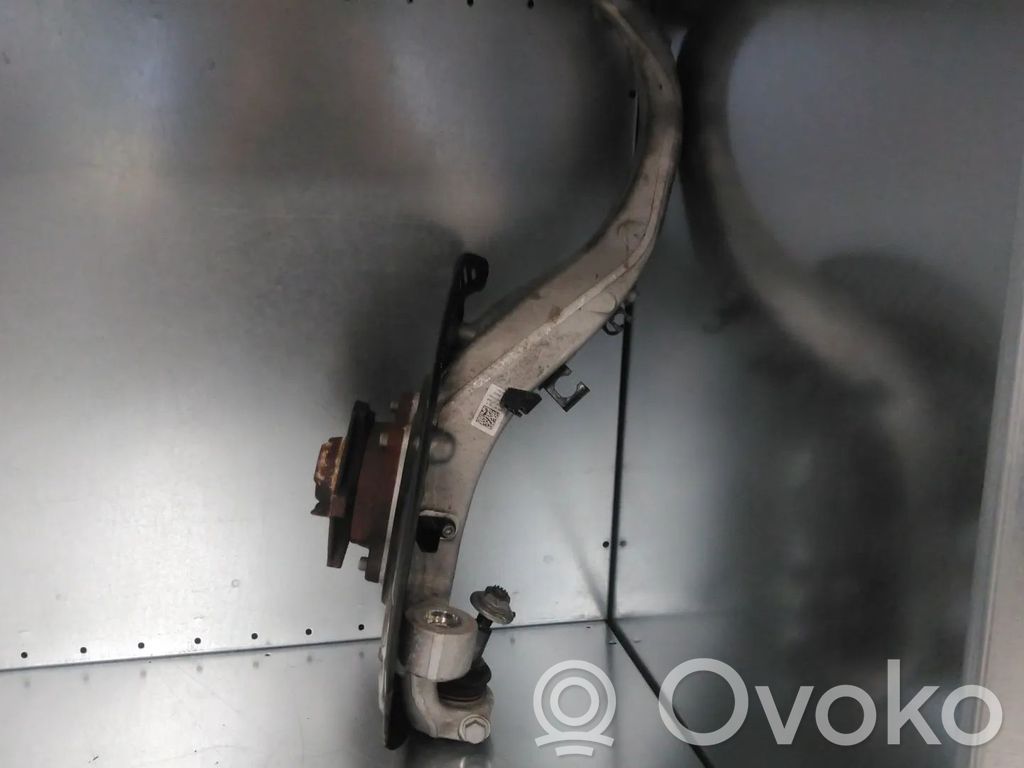 Achsschenkel vorne   8W0407613,4M0407242K,4M0407254K,4M0407560