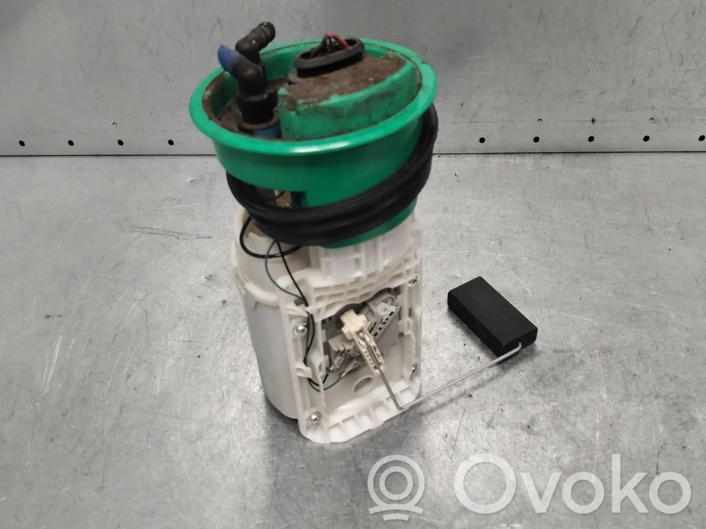 Volkswagen Polo Bomba interna de combustible 