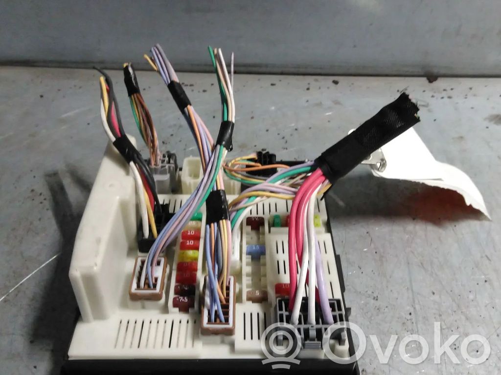Fuse module   8201044237,8201044235