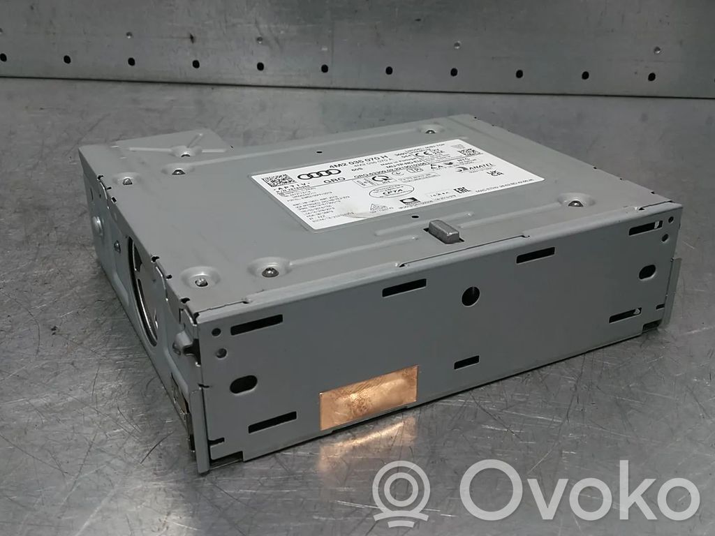 Unidad central de control multimedia   4M2035070H,4M2035070B,4M2035070J