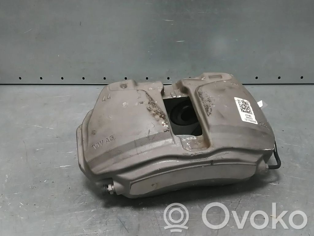 Audi A5 Etujarrusatula 