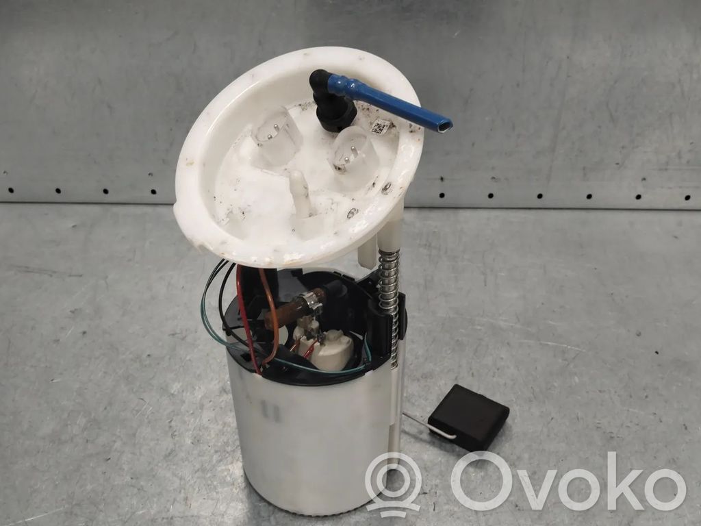 BMW 1 E81 E87 Pompe à carburant 