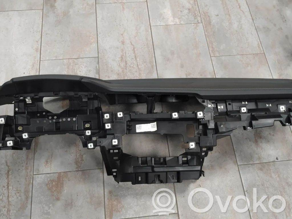 Audi e-tron Панель 