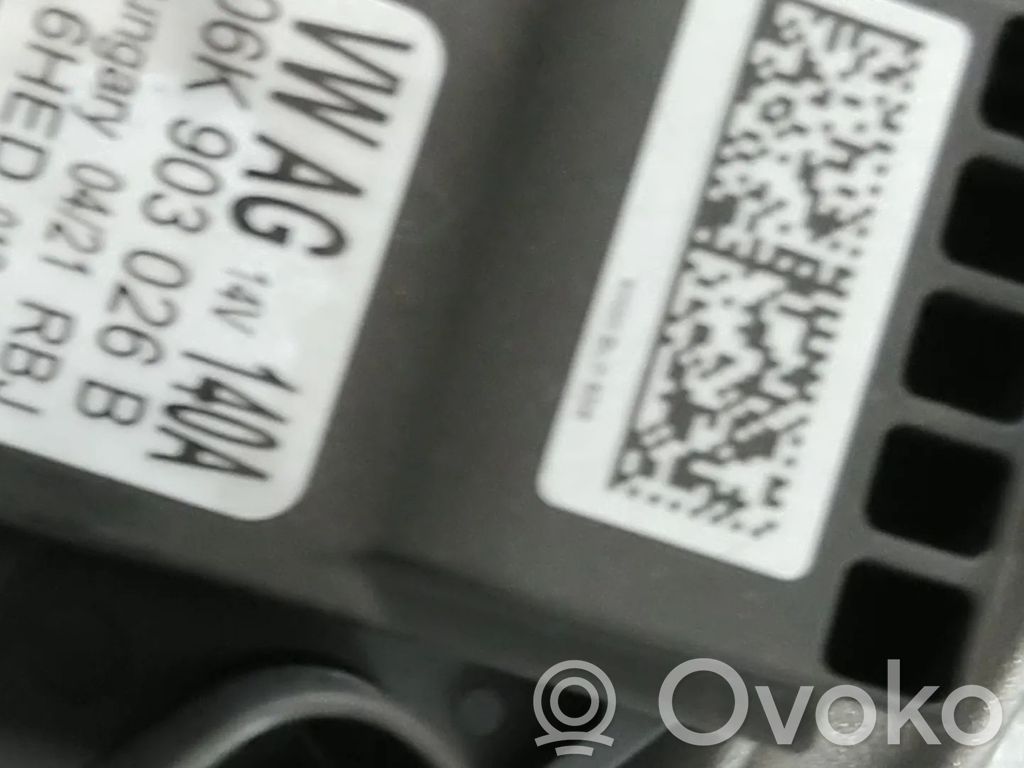 Volkswagen Golf VIII Generator/alternator 