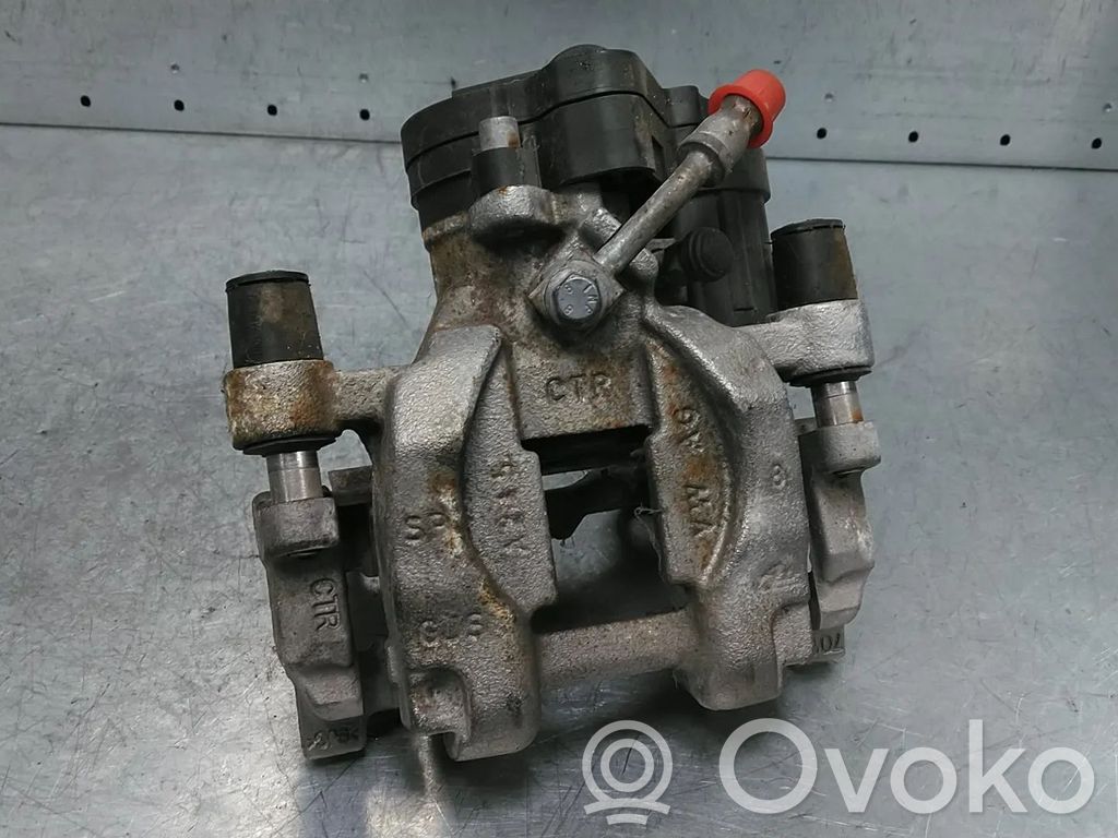 Audi Q3 F3 Pinza del freno posteriore 