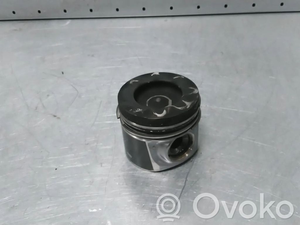 Volvo XC90 Piston 