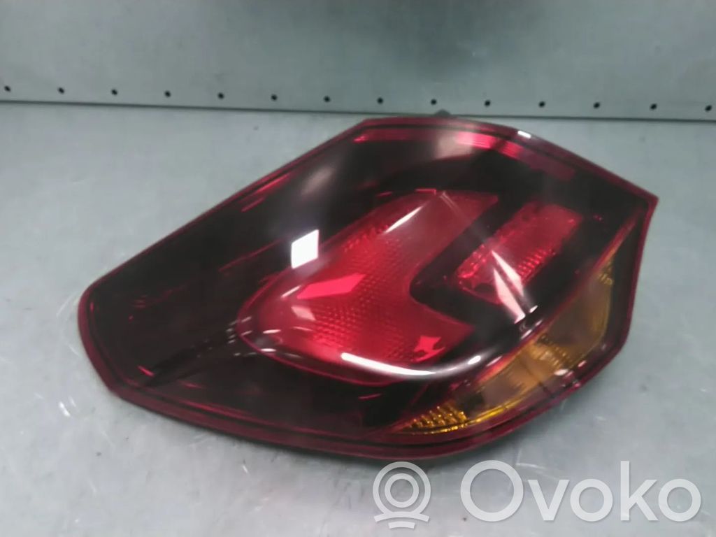 Opel Astra J Lampă spate în caroserie 