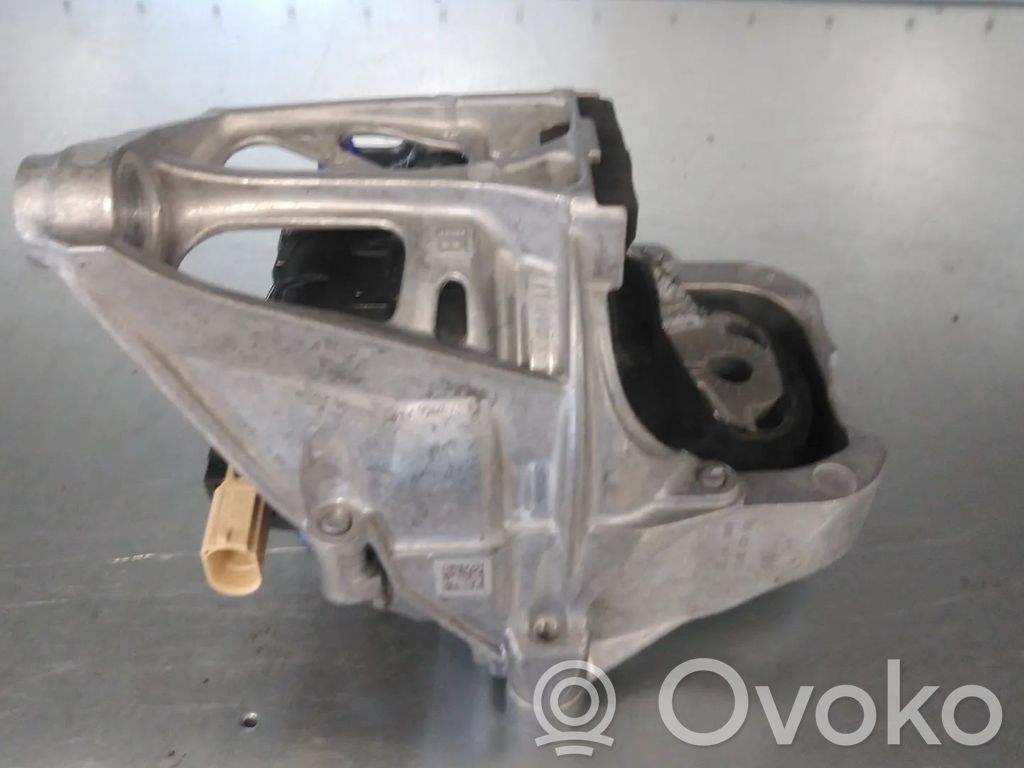 Audi A7 S7 4K8 Engine mount bracket 